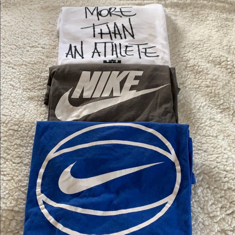 3 Nike T-shirts gently worn - Picture 5 of 5